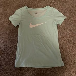nike workout top